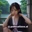 年长女性用户头像照亲切笑容简约背景
